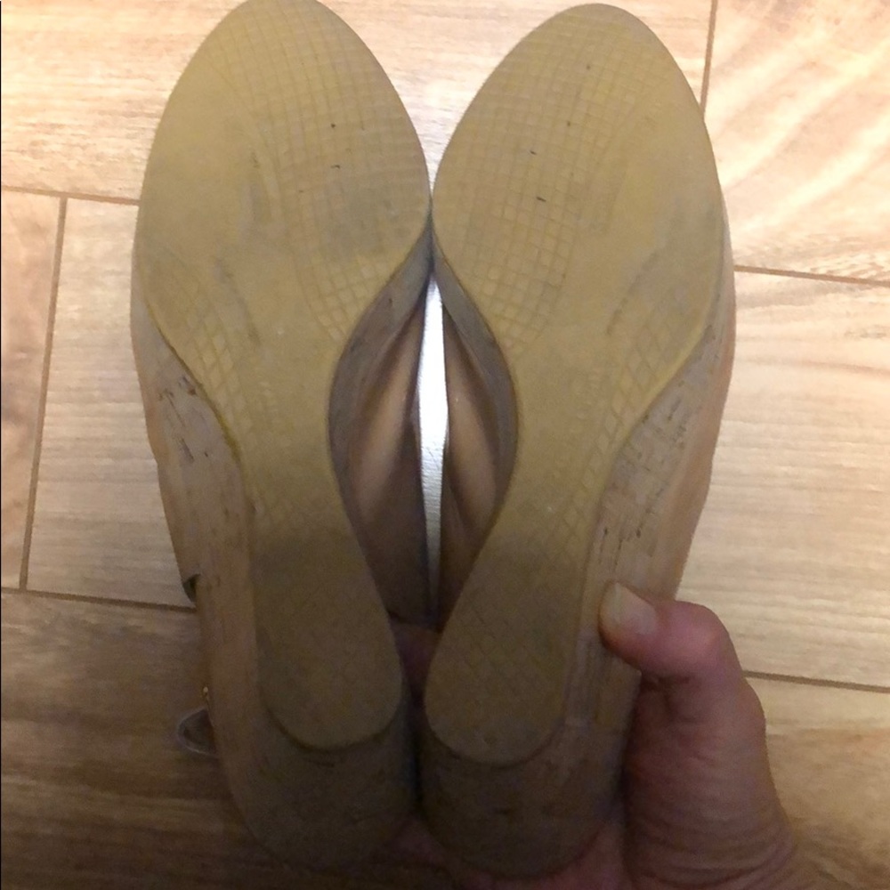 Stuart Weitzman - Picture 4 of 4